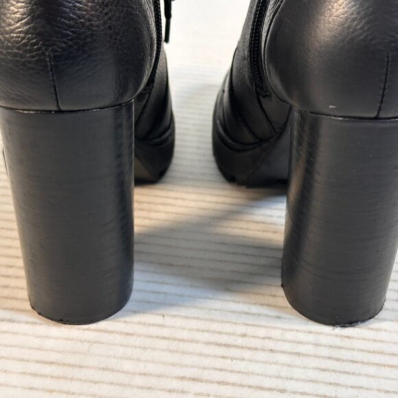 Ladies size 6 Boots by Steve Madden - Picture 9 of 16